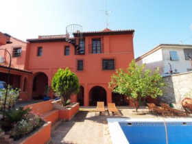 Oasis Real State. Houses in Granada, Spain
