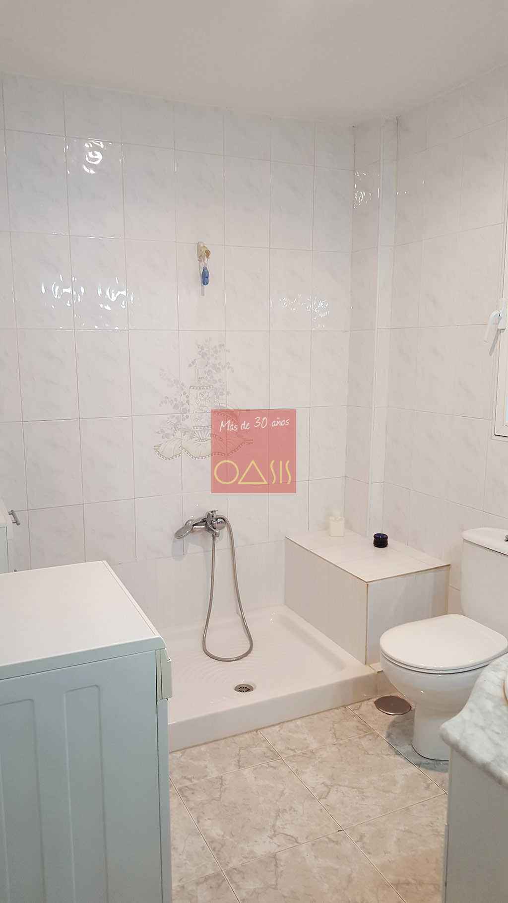 Excellent oportunity for investment near the entrance of the Alhambra - One of the bathrooms