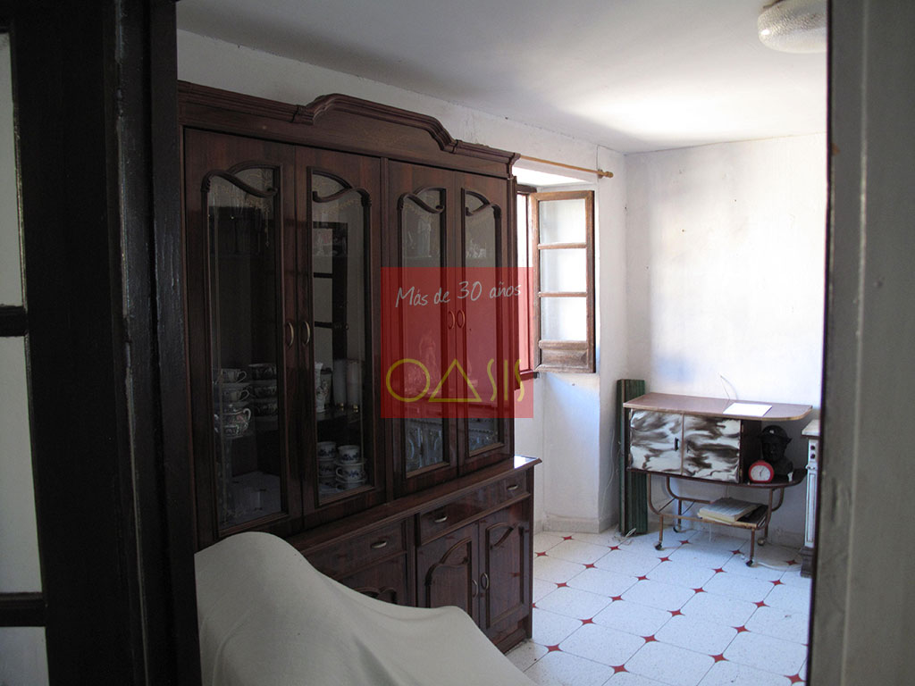 Details - Wonderful and ample house on sale in lower Albayzín - Oasis Real Estate, more than 30 years in the Albayzín